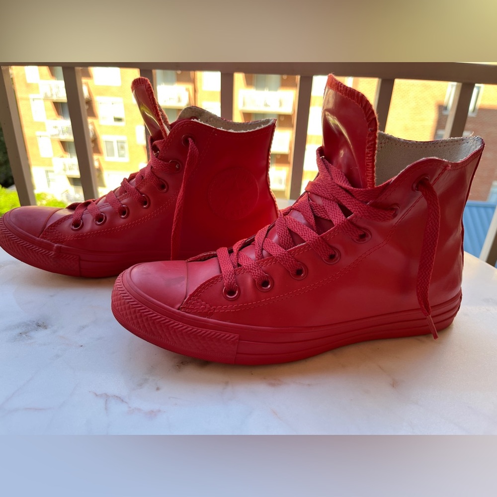 RARE! Chuck Taylor Converse All Star FIRE ENGINE RED Rubber High Tops! unisex